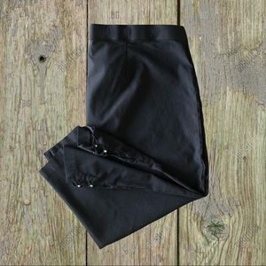 Laura Plus, super stretchy black capris.